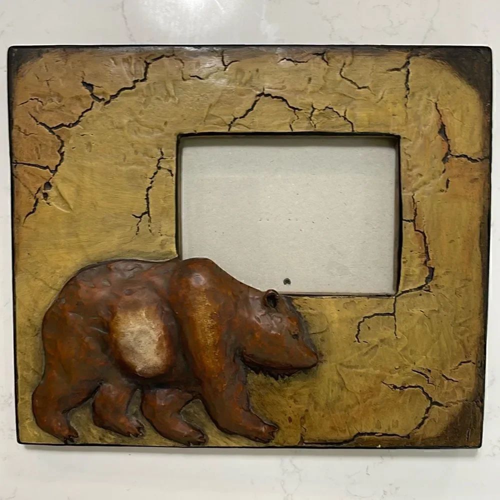 Grizzly bear picture frame. Holds 4x6 picture. Heavy Composite material.